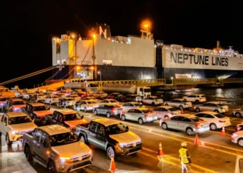 Porto de Paranaguá estreia quinta linha de transporte de veículos