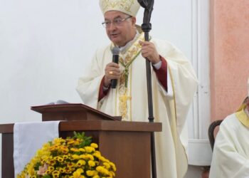 Dom Paulo Alves Romão toma posse como Bispo da Diocese de Paranaguá