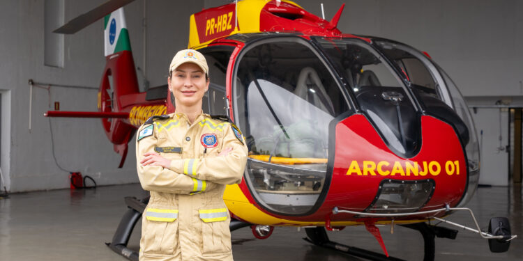 Marco inédito: Corpo de Bombeiros tem primeira mulher piloto de helicóptero