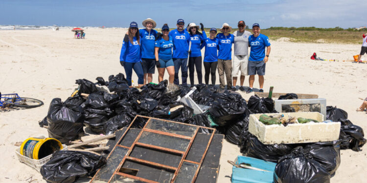 Litoral recebe mutirão no Dia Mundial de Limpeza de Rios, Praias e Lagos