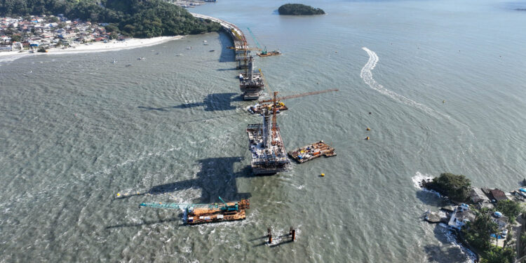 Ponte de Guaratuba alcança 73% de execução e avança nos acessos e trecho estaiado
