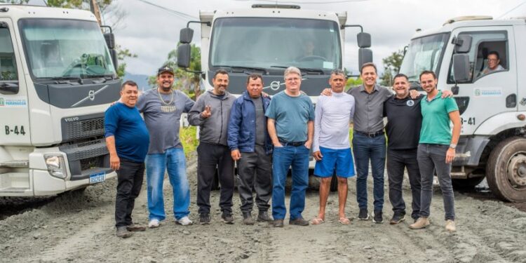 Prefeitura realiza melhorias na Vila Garcia e anuncia novas ações em bairros de Paranaguá