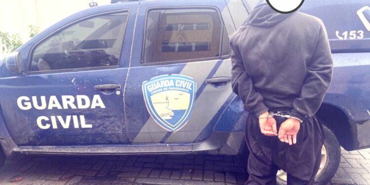 Jovem é preso por tráfico de drogas no Centro de Paranaguá