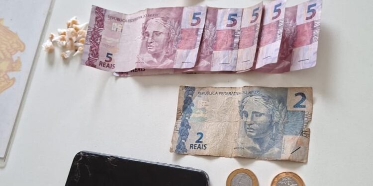 Dois homens são detidos por tráfico de drogas em Guaratuba