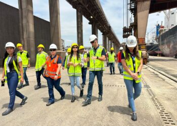 Deputada Ana Júlia visita o Porto de Paranaguá para discutir saúde dos trabalhadores portuários