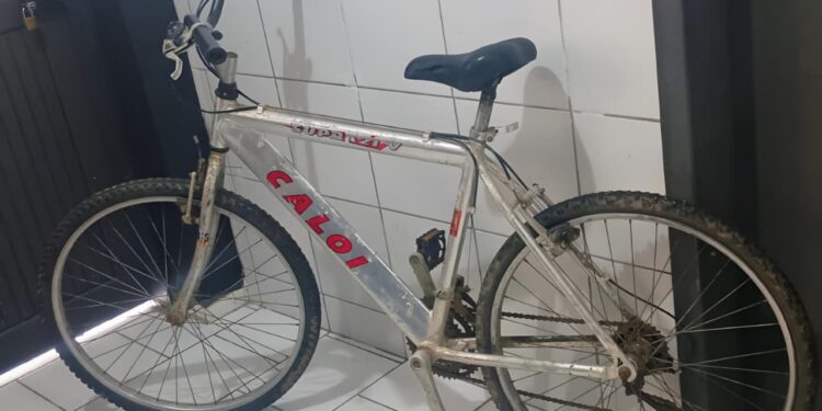 Homem é detido com bicicleta furtada há um ano no centro de Guaratuba