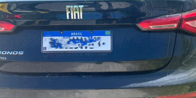 Polícia recupera veículo roubado em Matinhos