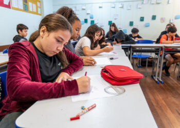 Matrículas na rede estadual do Paraná começam nesta quarta-feira