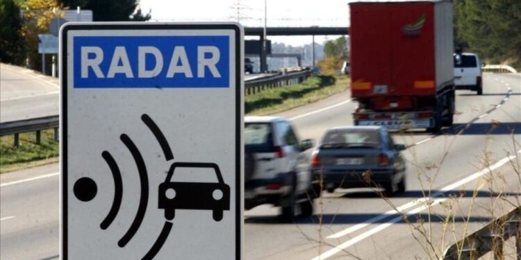 Radares da EPR prometem mais segurança, mas dividem opiniões entre motoristas