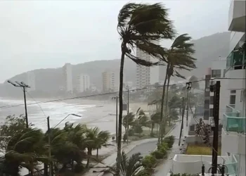 Marinha do Brasil emite alerta de ventos intensos para o litoral do Paraná