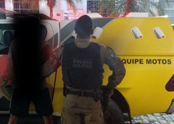 Grupamento de Motos detém um homem com mandado de prisão em aberto no Vale do Sol
