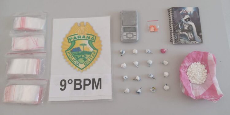 Polícia Militar prende suspeito de tráfico de drogas no bairro Parque São João