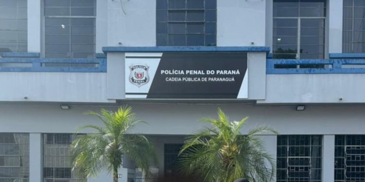 Grupamento de Motos prende homem com mandado de prisão em aberto em Paranaguá
