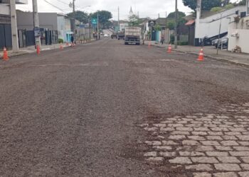 Interdições temporárias marcam nova etapa de pavimentação na Rua Professor Cleto