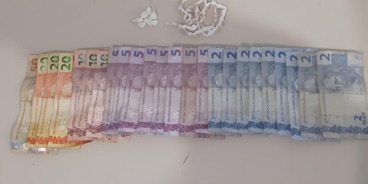 Polícia Militar prende suspeito de tráfico de drogas no bairro Portela, em Guaratuba