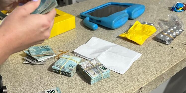 PF deflagra Operação Linha Interrompida contra descaminho e lavagem de dinheiro no Litoral do Paraná