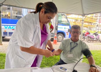 Paranaguá promove ação especial de Saúde do Homem para trabalhadores do comércio no Centro Histórico