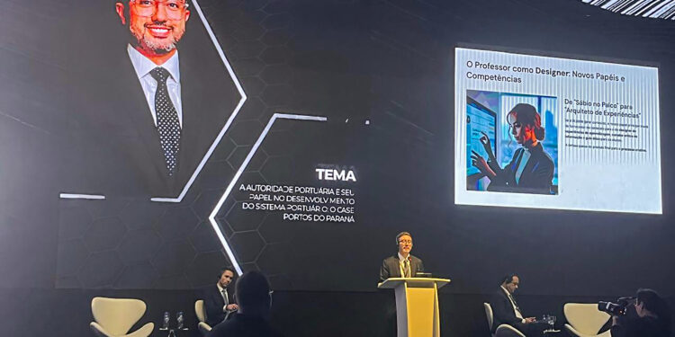 Portos do Paraná destaca avanços regulatórios em congresso internacional