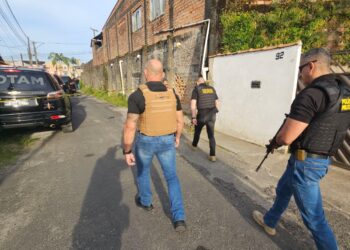 Polícias do Paraná desencadeiam operação com 69 mandados no Litoral