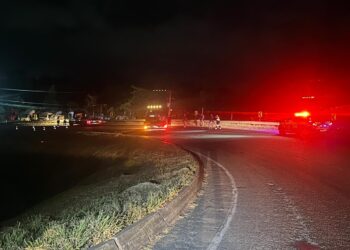 Colisão entre carro e caminhão interdita alça de acesso da PR-407 por cerca de uma hora