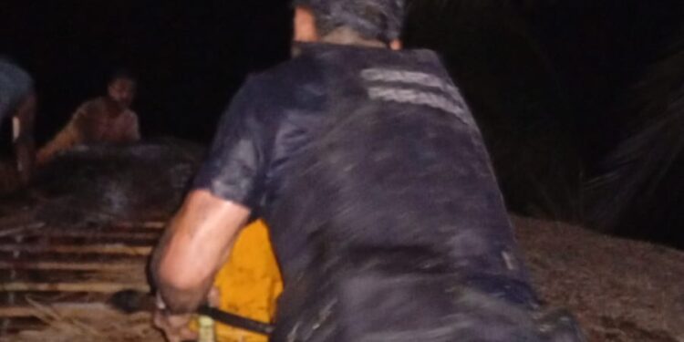 Incêndio atinge quiosque na Ilha do Mel