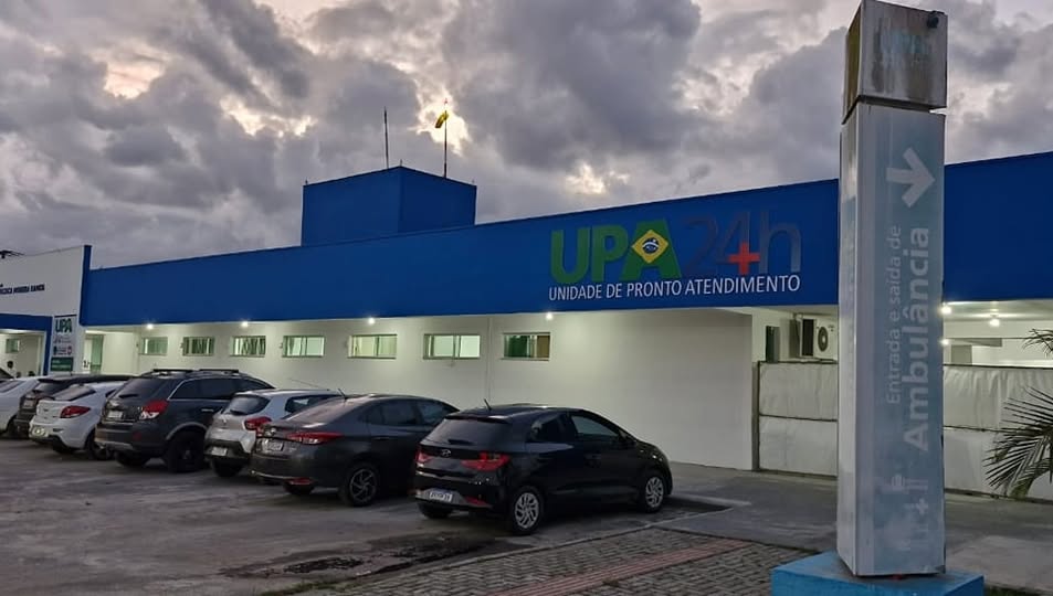 Homem é encontrado ferido por arma branca em estabelecimento comercial de Caiobá