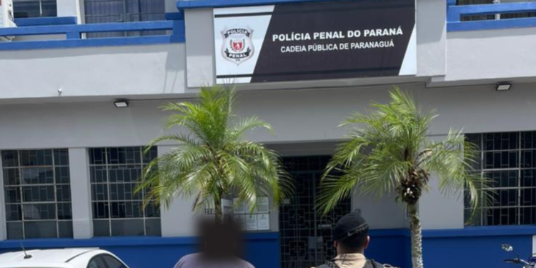 Grupamento de Motos da Policia Militar prende foragido da Justiça em Paranaguá.
