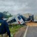 Acidente entre carreta e van deixa seis mortos na BR-116, na RMC