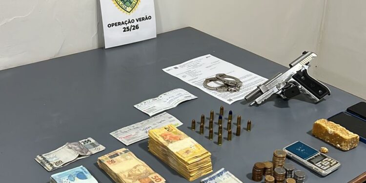 Dois homens são presos por tráfico de drogas e cumprimento de mandado em Guaratuba