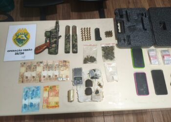 PMPR prende casal por tráfico de drogas e localiza arma de calibre restrito em Pontal do Paraná