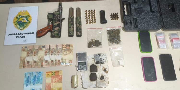 PMPR prende casal por tráfico de drogas e localiza arma de calibre restrito em Pontal do Paraná
