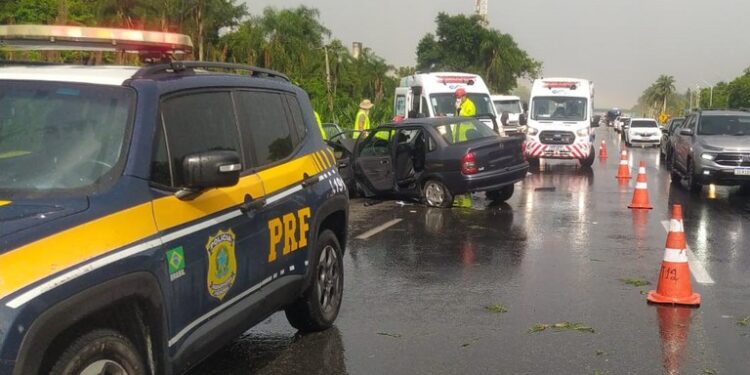 Número de mortes no trânsito crescem no carnaval 2026 em rodovias federais.