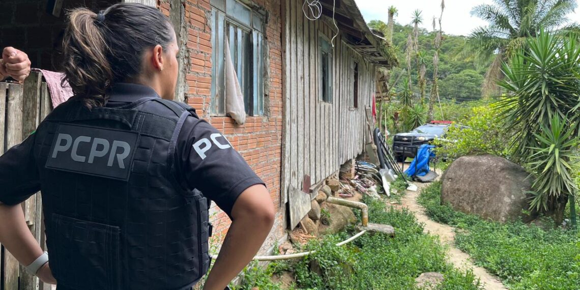 PCPR prende três pessoas durante cumprimento de mandados de busca e apreensão em Matinhos