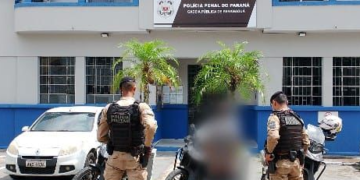 Homem com mandado de prisão por roubo é capturado pelo Grupamento de Motos em Paranaguá