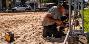 Prefeitura inicia melhorias nas quadras esportivas do Aeroparque em Paranaguá