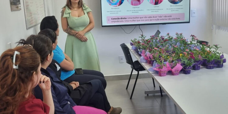 Evento sobre saúde e empoderamento feminino é realizado na UPA em alusão ao Dia da Mulher