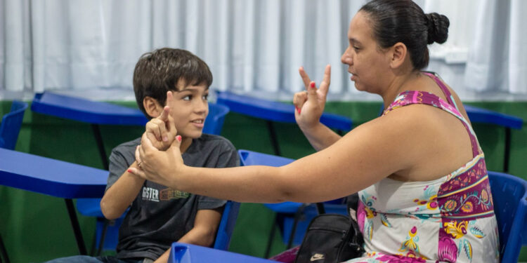 Secretaria de Inclusão encerra inscrições para Curso Gratuito de Libras em Paranaguá