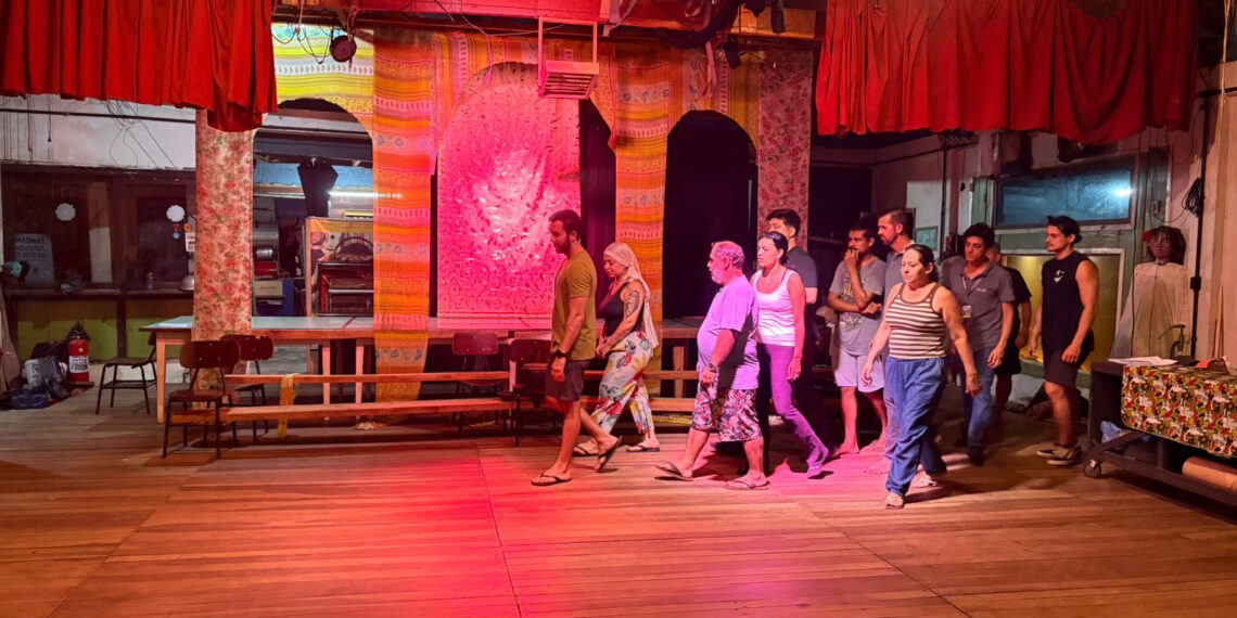 Paranaguá revive a Paixão de Cristo com identidade caiçara em espetáculo inédito