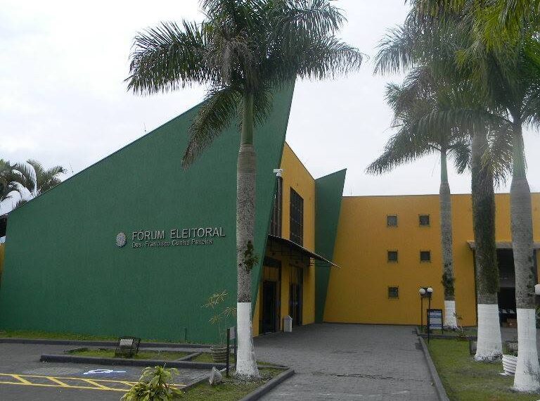 TRE-PR alerta: prazo para regularizar título de eleitor termina em 6 de maio