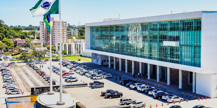 Estado vai convocar mais de 3 mil candidatos de concursos públicos