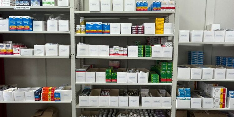 Farmácia básica é reativada na UBS do Jardim Iguaçu e amplia acesso a medicamentos em Paranaguá