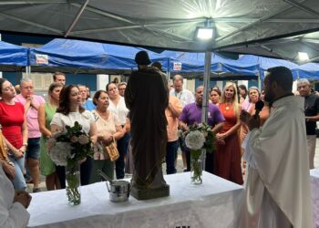 Missa em louvor a São José reúne servidores no Palácio São José, em Paranaguá