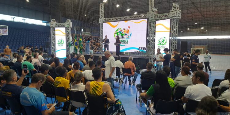 Paranaguá lança nova Lei do Bolsa Atleta e amplia incentivo ao esporte com valores históricos