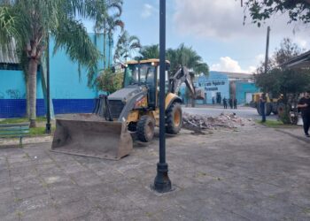 Operação “Imóvel Seguro” remove estruturas abandonadas no Centro de Paranaguá e reforça segurança