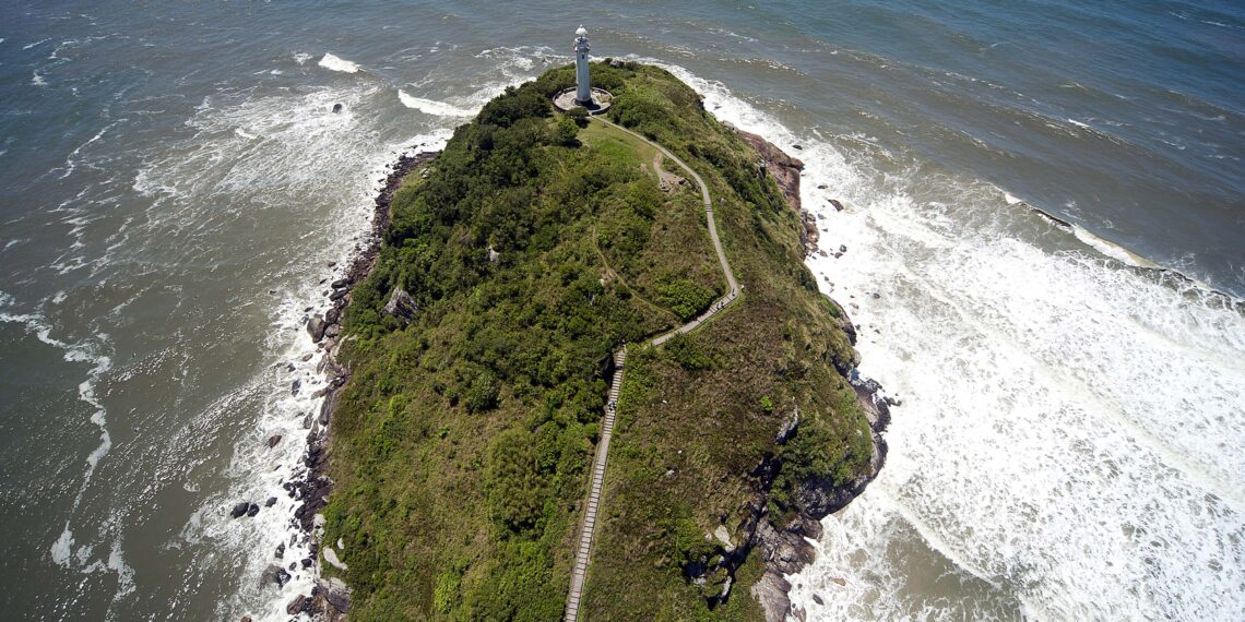 IAT estabelece novas regras para uso de veículos elétricos na Ilha do Mel