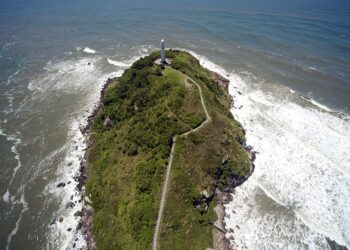 IAT estabelece novas regras para uso de veículos elétricos na Ilha do Mel