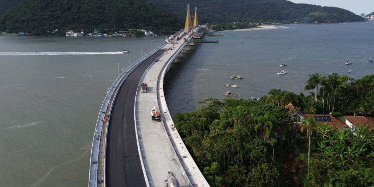 Começam obras de pavimentação do tabuleiro da Ponte de Guaratuba