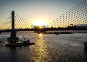 Iluminação e acessos colocam Ponte de Guaratuba na fase final das obras