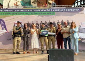PMPR entrega 54 viaturas e capacita policiais no combate à violência doméstica