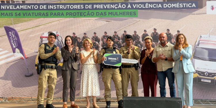 PMPR entrega 54 viaturas e capacita policiais no combate à violência doméstica